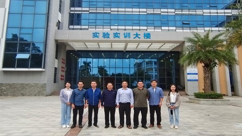 三极管引脚图解读：9013型号的特性和应用解析**