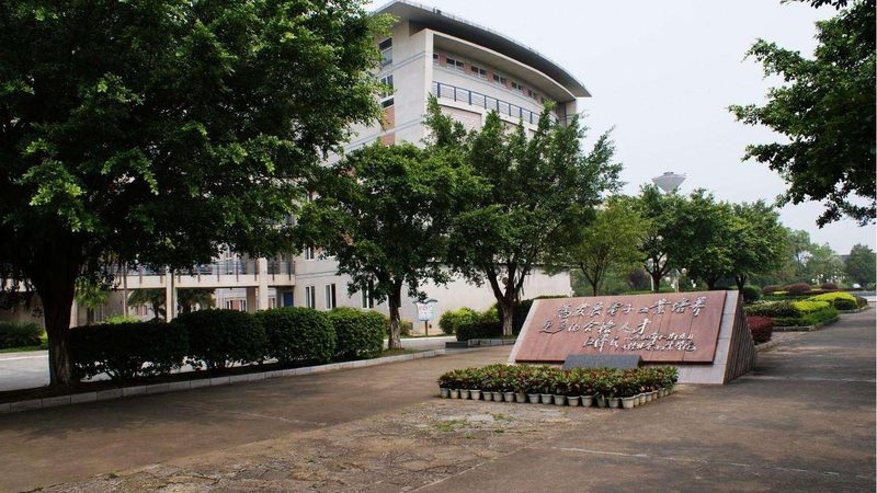 电子科技代理加盟：如何识别靠谱品牌？**